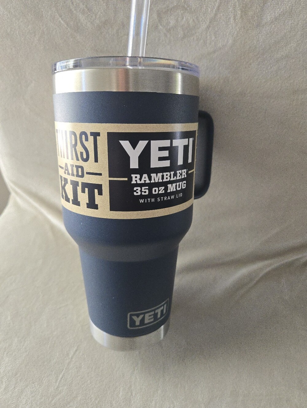 NWT YETI Rambler 35 oz Mug with Straw Lid - Navy